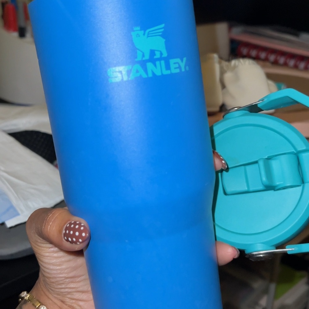 Stanley Flip Straw Tumbler with Handle 30 oz